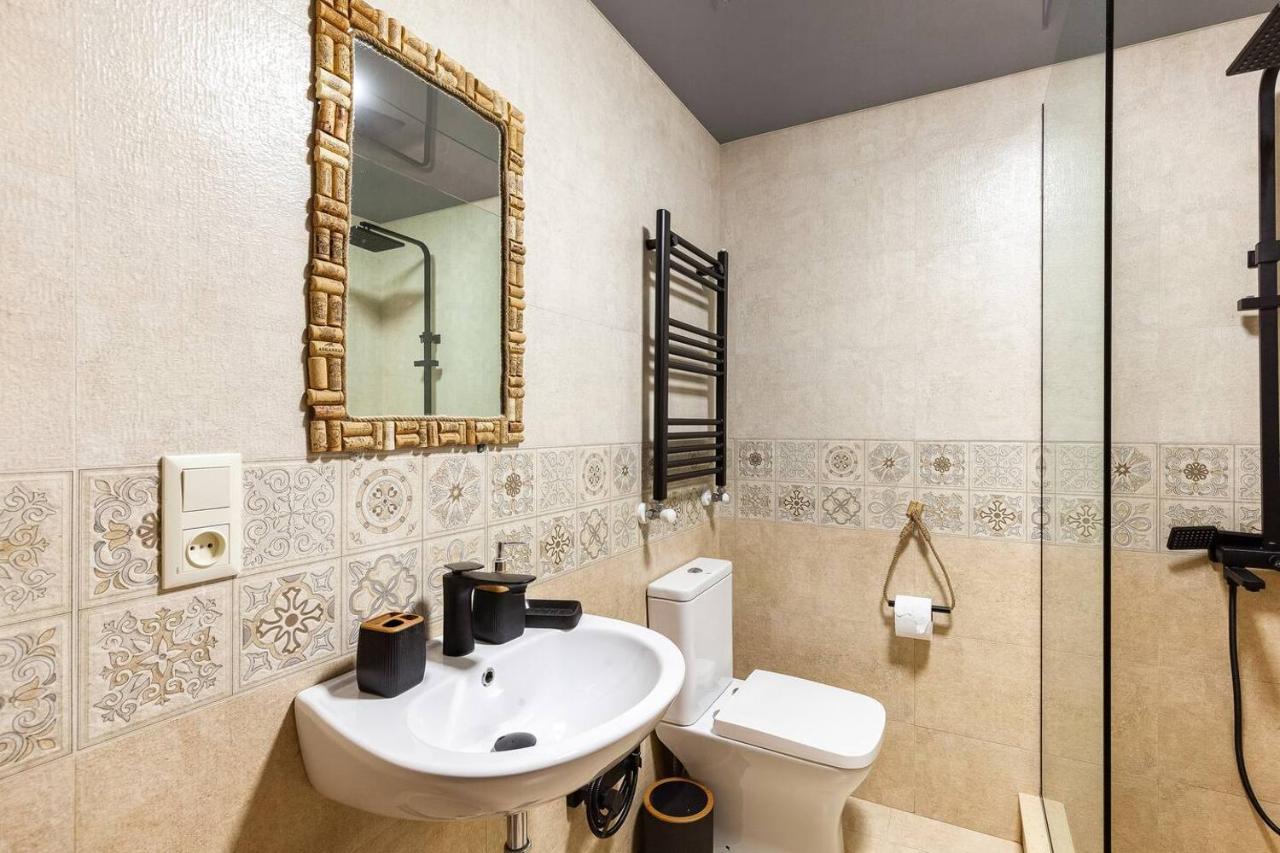 Veli Group Apartment Near White Bridge ° Кутаїсі Екстер'єр фото
